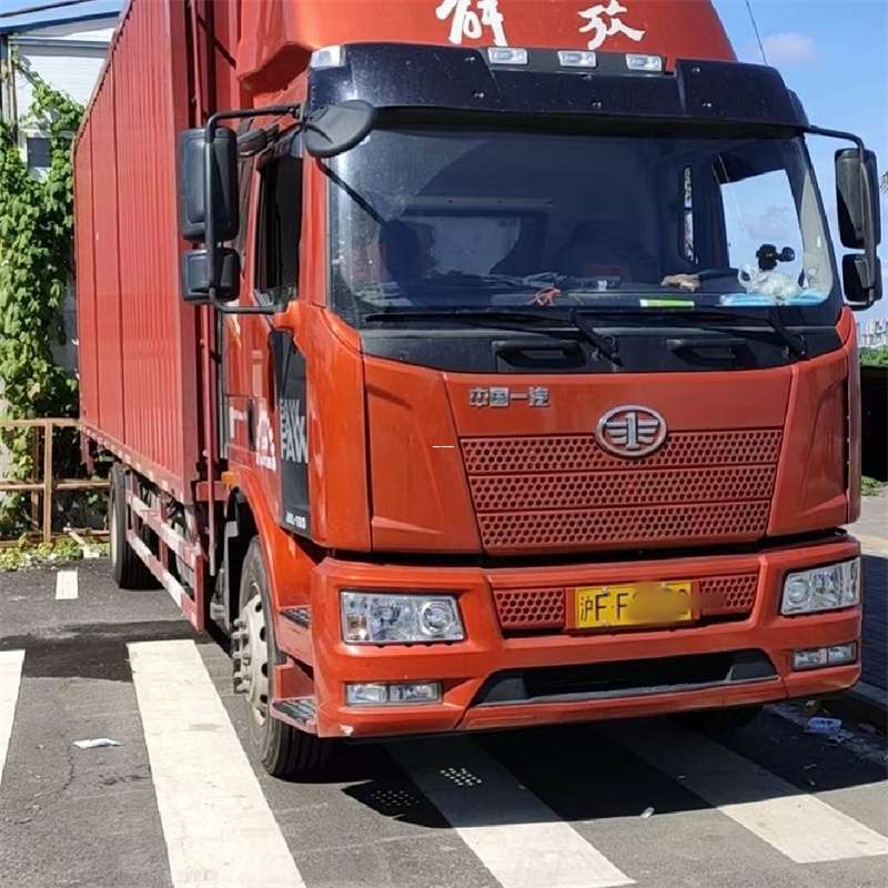 平陆县罗平县进仓物流：专线直达的多元货运之旅